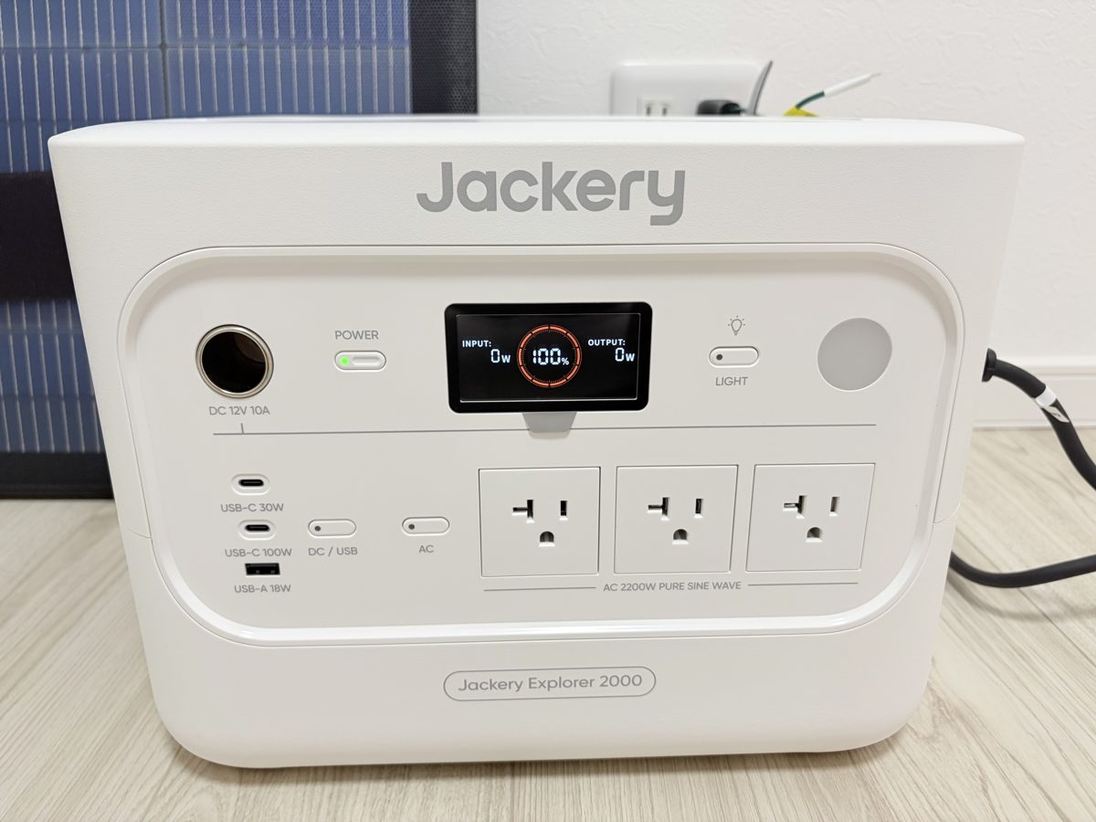 満充電になった本体画面。残量100%